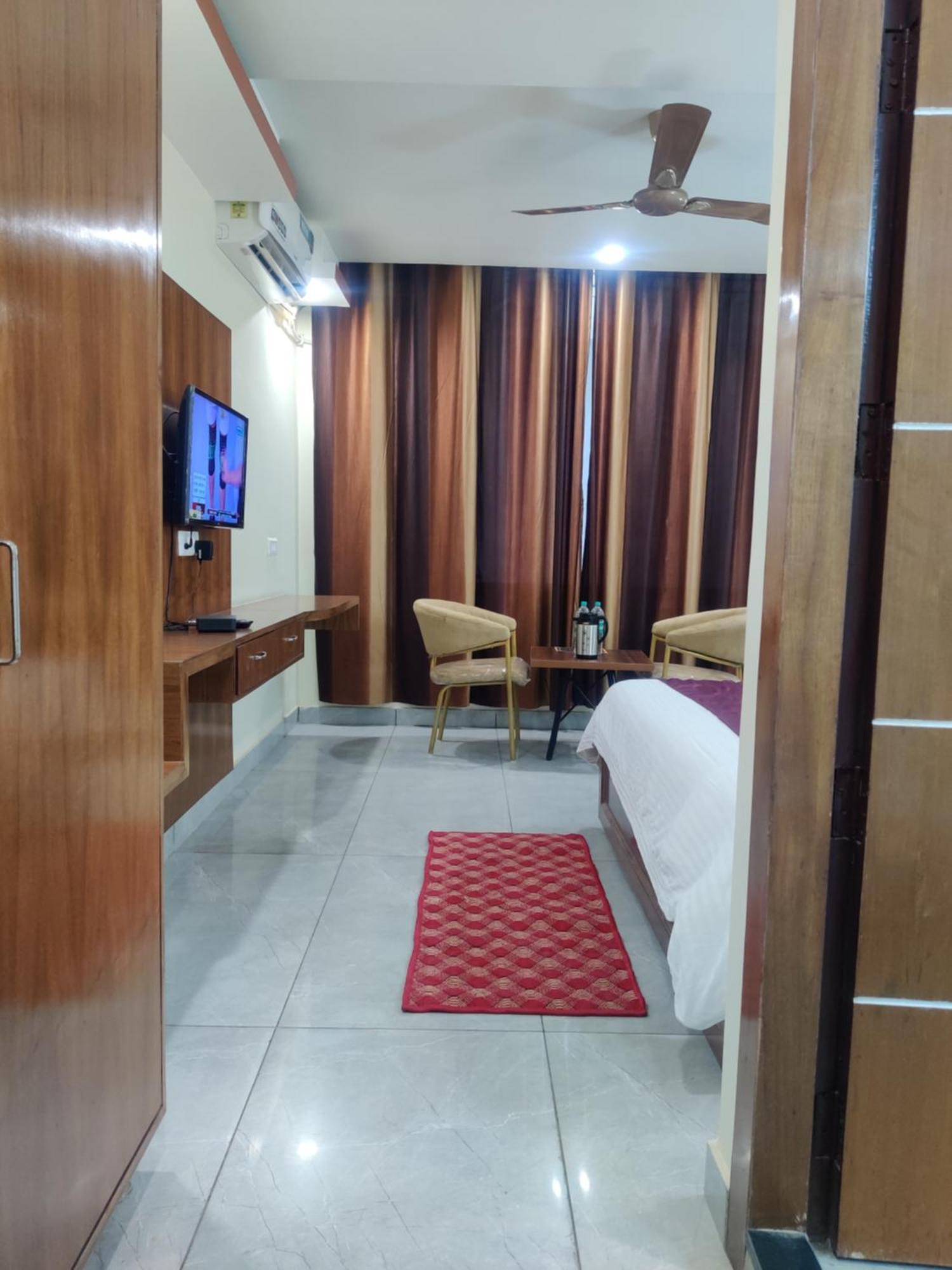 Hotel Hv Нахан Экстерьер фото